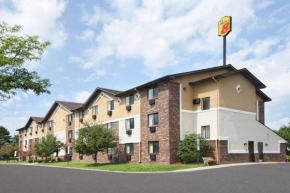  Super 8 by Wyndham Canton/Livonia Area  Кантон